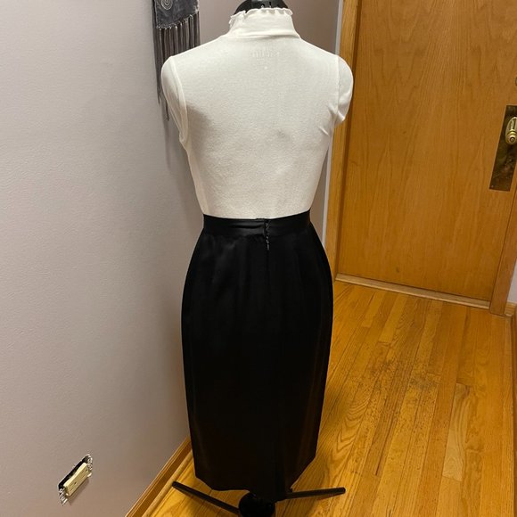 Eleanor Brenner Vintage Silk Skirt, Black (Item# 1021) - Picture 3 of 6